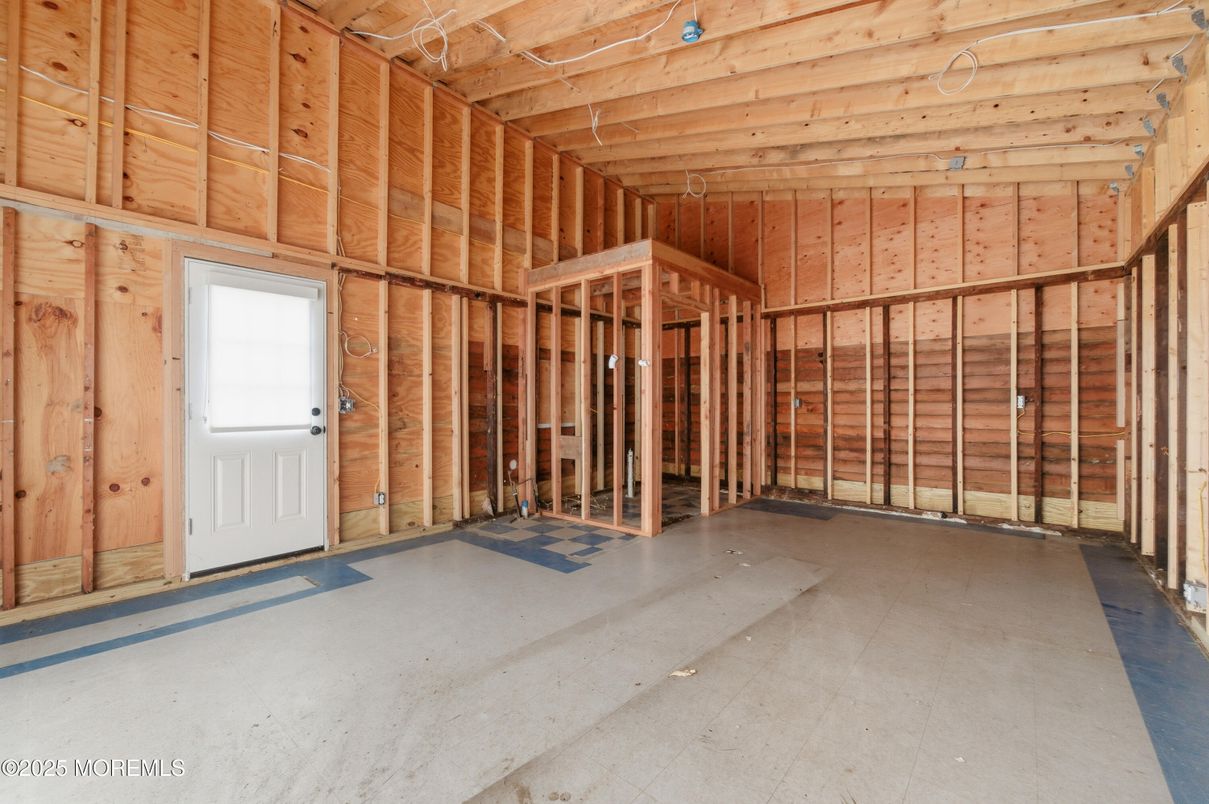 Empty room, Interior, Wooden Beams, Wooden Ceilings, Wooden Walls