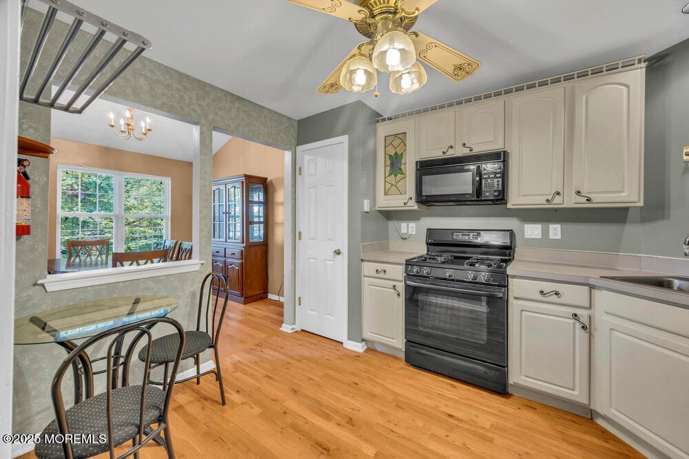 Chandelier, Interior, Kitchen, Wood Texture Flooring