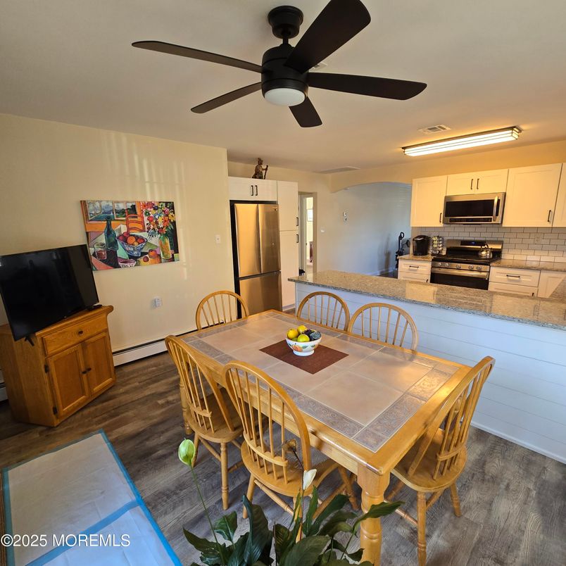 Dining room, Interior, Kitchen, Stainless Steel Appliances, Wood Texture Flooring