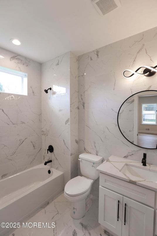 Bathroom, Interior, Marble, Marble Walls, Recessed Lighting