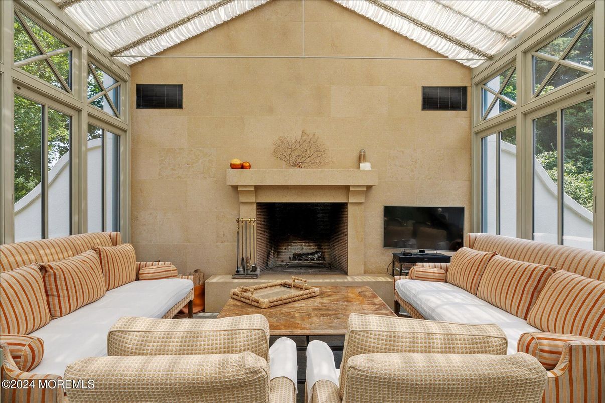 Fireplace, Interior, Living room