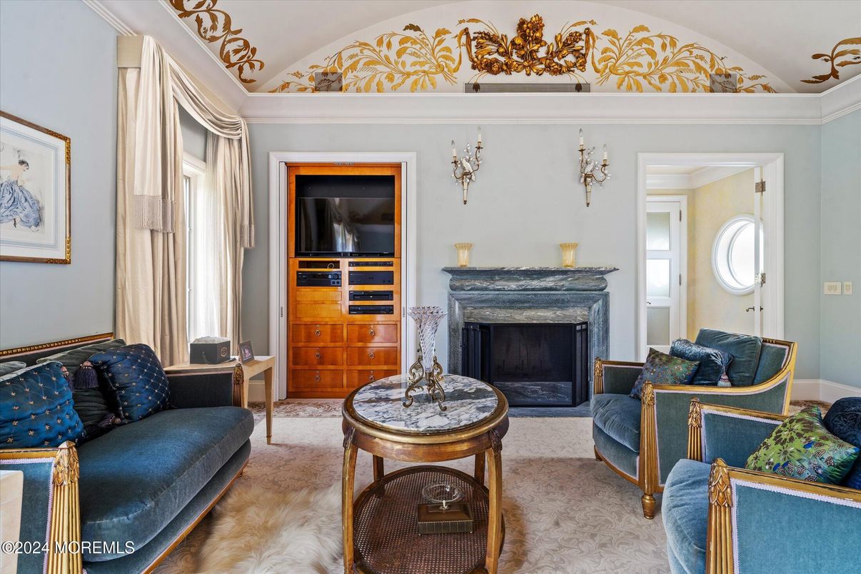 Fireplace, Interior, Living room