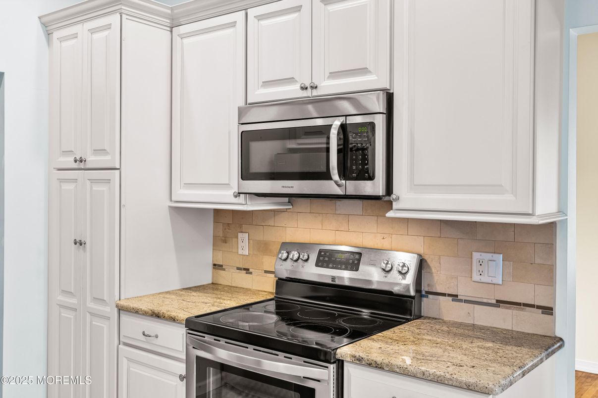 Interior, Kitchen, Stainless Steel Appliances