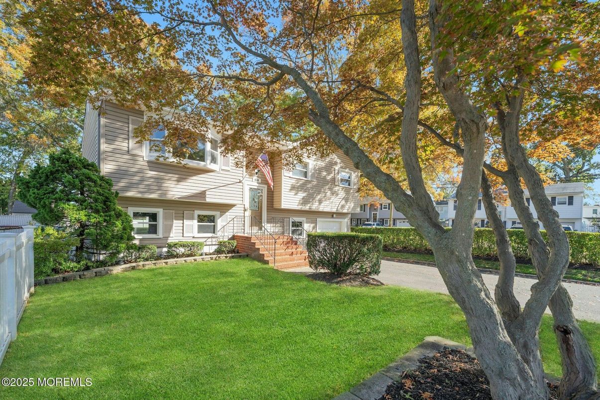 Backyard, Exterior, Facade, Cape Cod