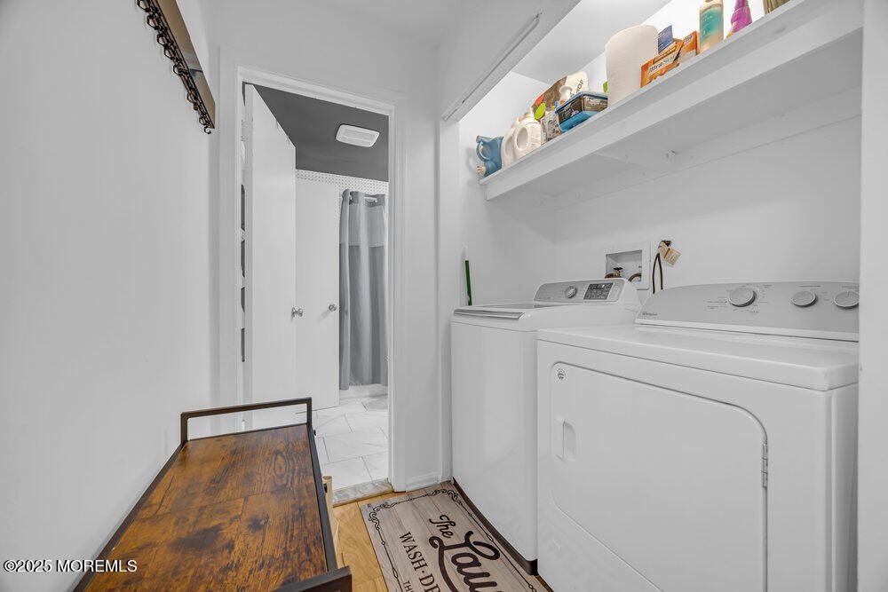 Interior, Washer, Wood Texture Flooring