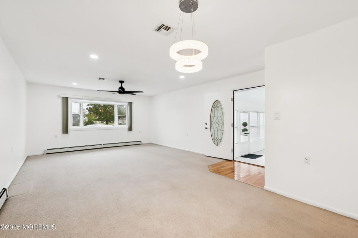 Empty room, Interior, Pendant Lights, Recessed Lighting