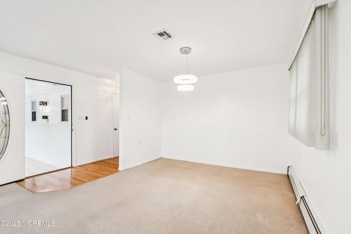 Empty room, Interior, Pendant Lights
