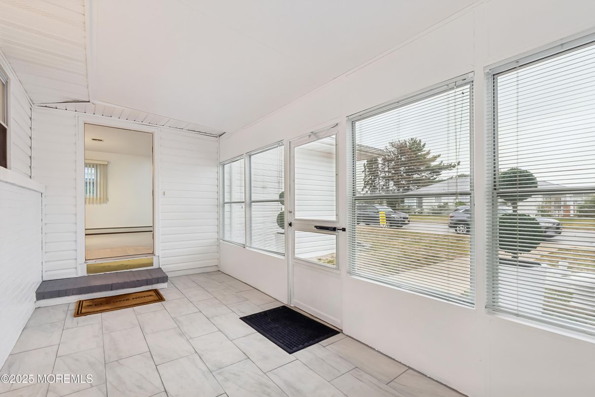 Interior, Marble, Sun Room, Water