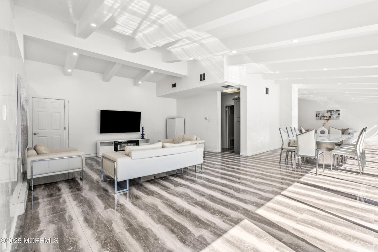 Dining room, Interior, Living room, Recessed Lighting