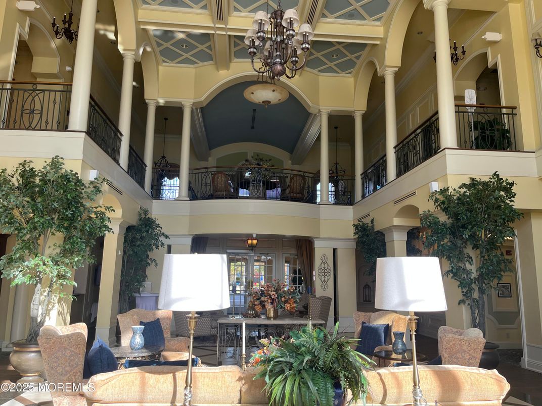 Chandelier, Exterior