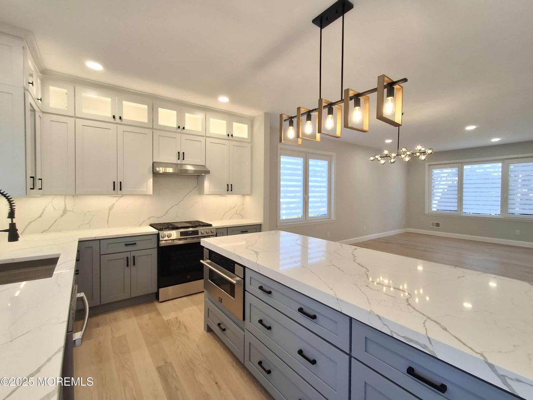 Interior, Kitchen, Pendant Lights, Recessed Lighting, Wood Texture Flooring