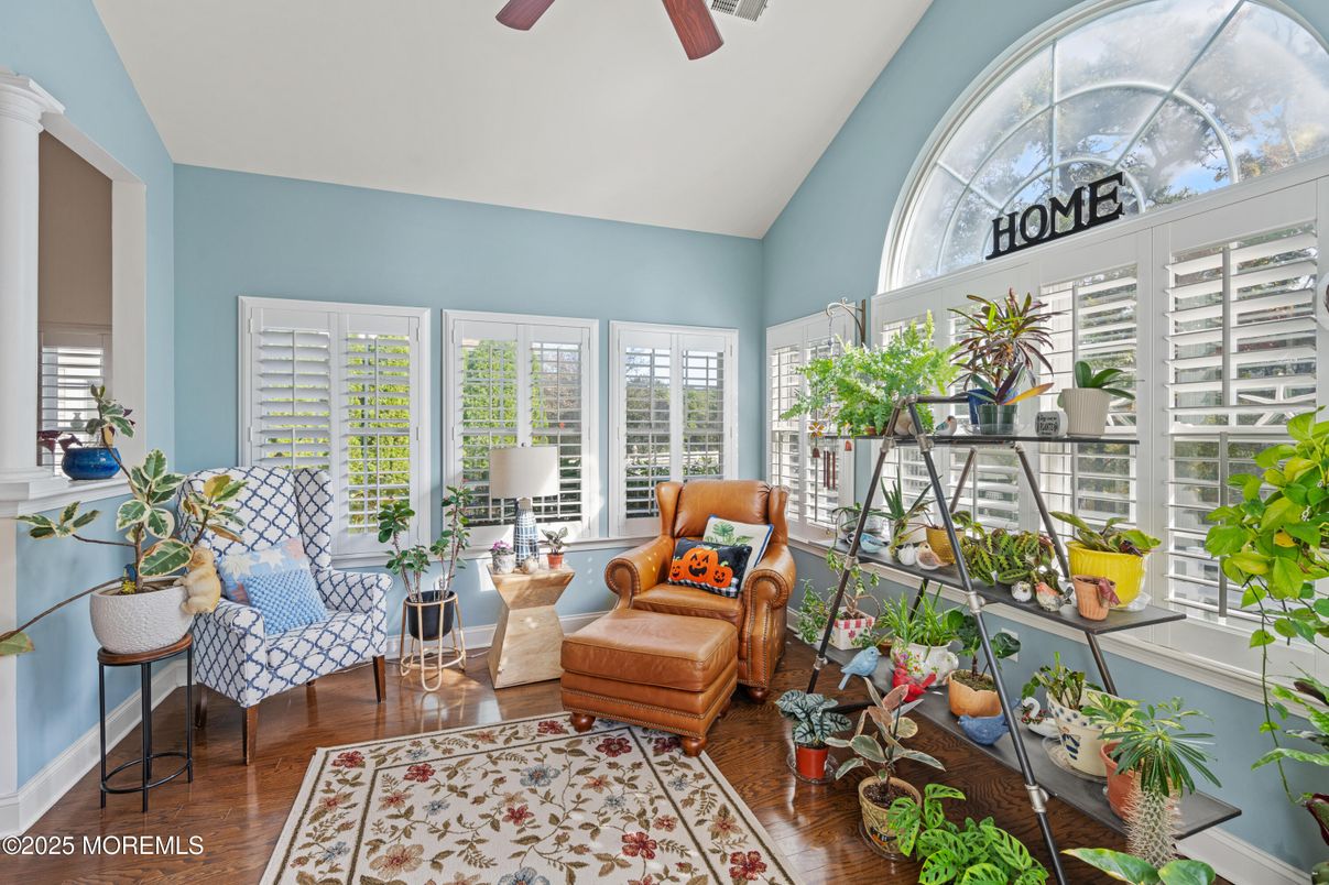 Interior, Sun Room, Wood Texture Flooring