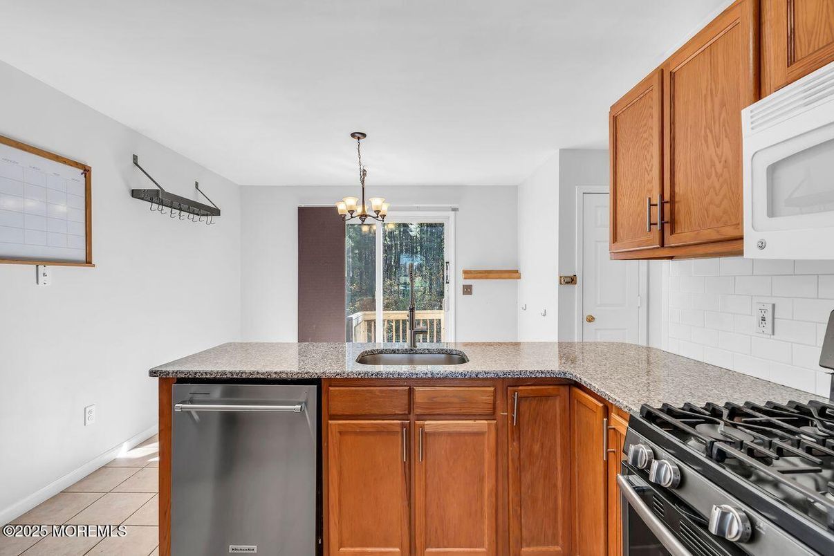Chandelier, Interior, Kitchen, Pendant Lights, Stainless Steel Appliances