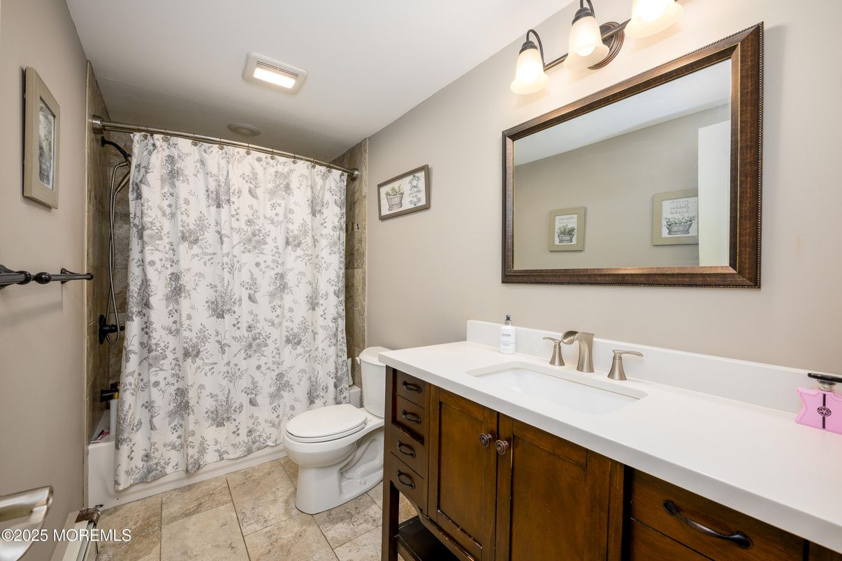 Bathroom, Interior, Recessed Lighting