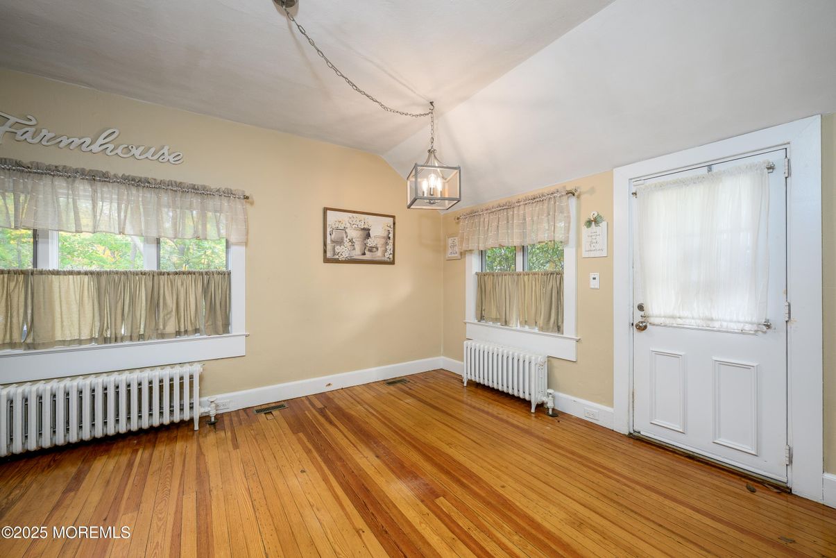 Interior, Pendant Lights, Wood Texture Flooring