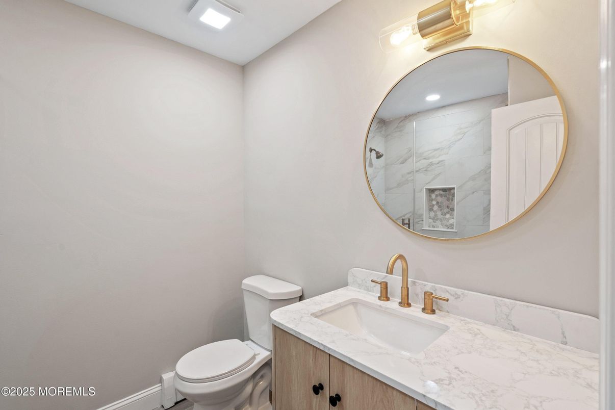 Bathroom, Interior, Marble Walls, Recessed Lighting