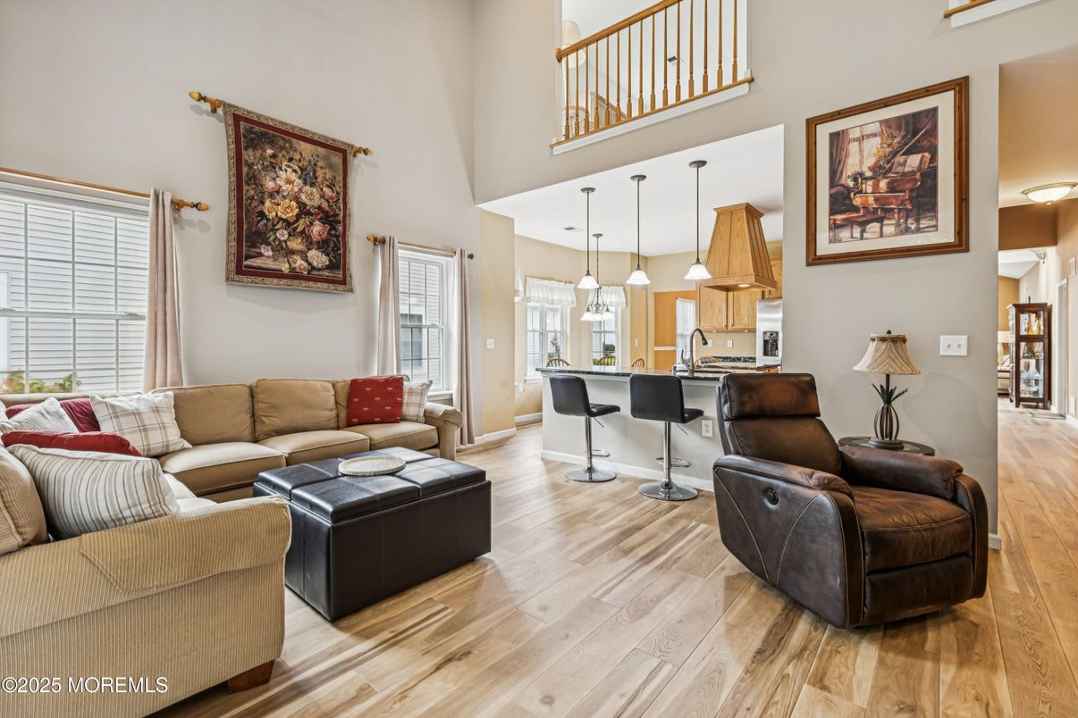 Interior, Kitchen, Living room, Pendant Lights, Wood Texture Flooring
