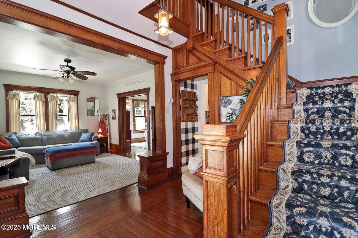 Interior, Living room, Pendant Lights, Wood Texture Flooring