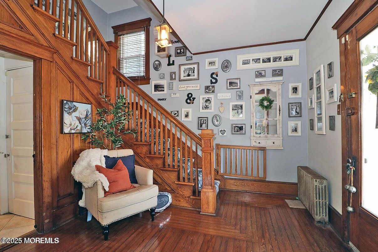 Interior, Pendant Lights, Wood Texture Flooring, Wooden Walls