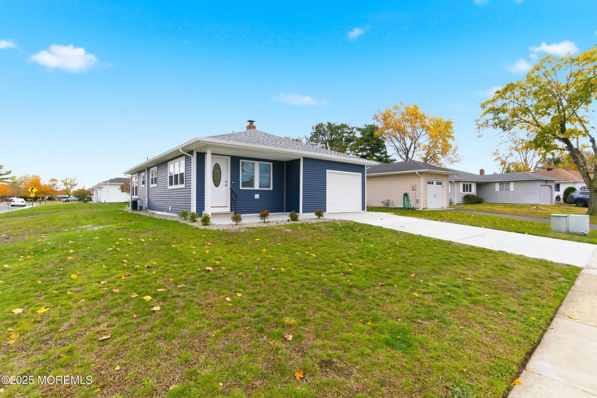 Backyard, Detached Garage, Exterior