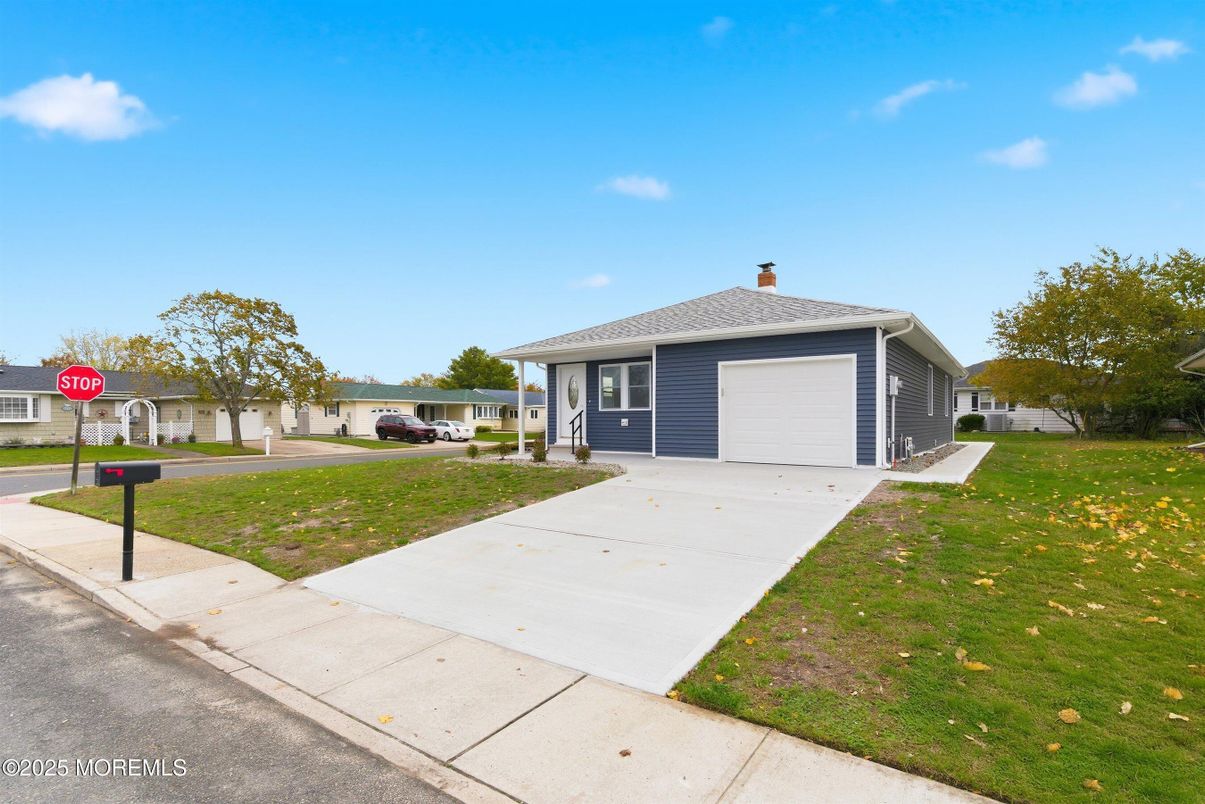 Backyard, Detached Garage, Exterior