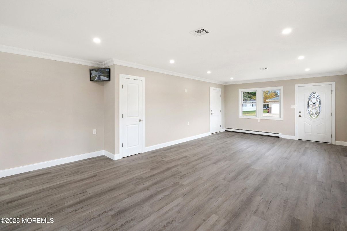 Empty room, Interior, Recessed Lighting, Wood Texture Flooring
