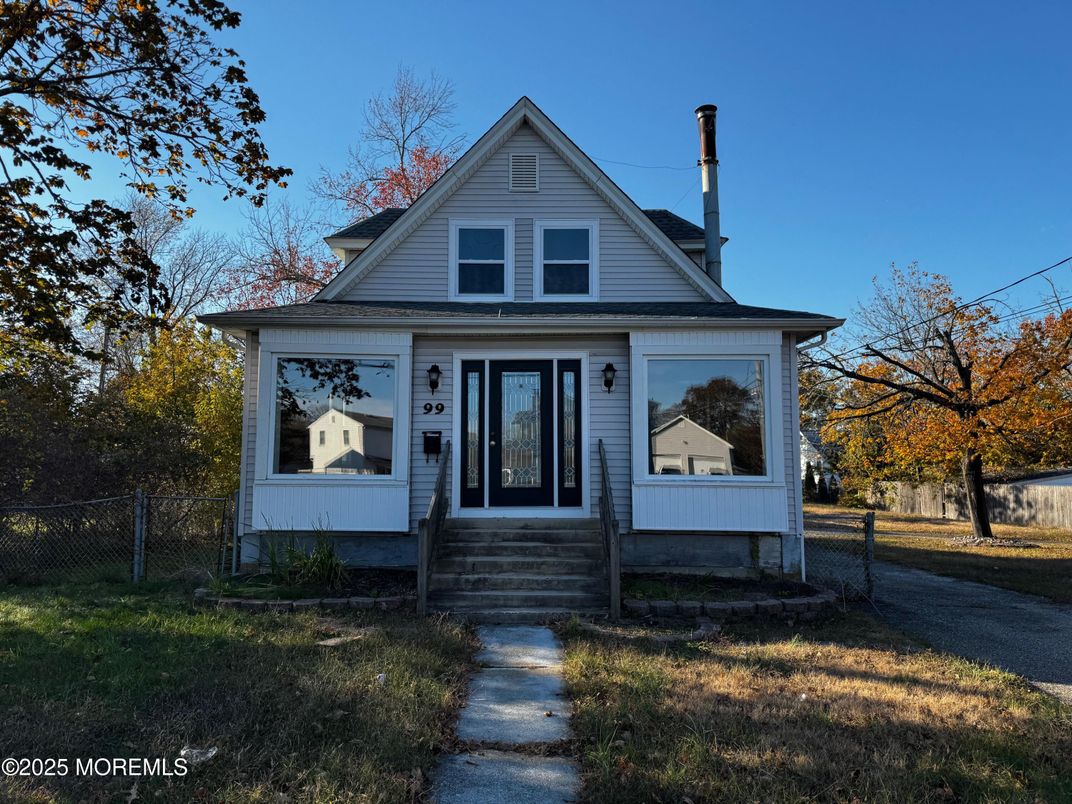 Exterior, Facade, Queen Anne Victorian