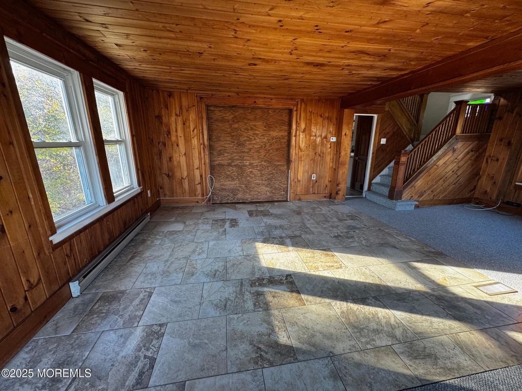 Empty room, Interior, Wooden Ceilings, Wooden Walls