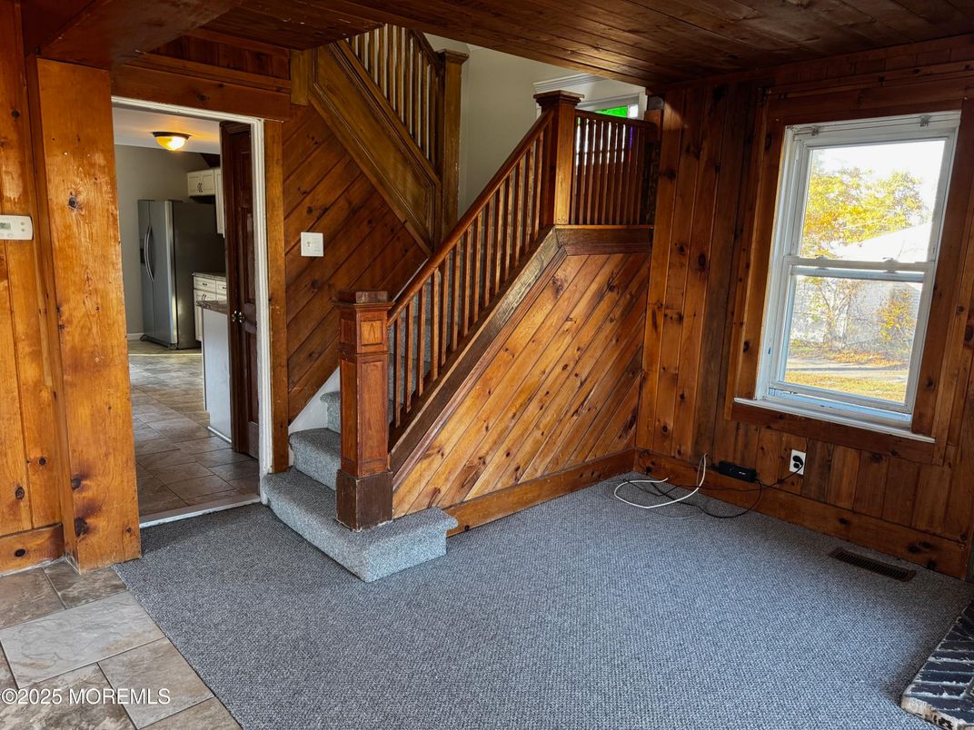 Empty room, Interior, Wooden Ceilings, Wooden Walls