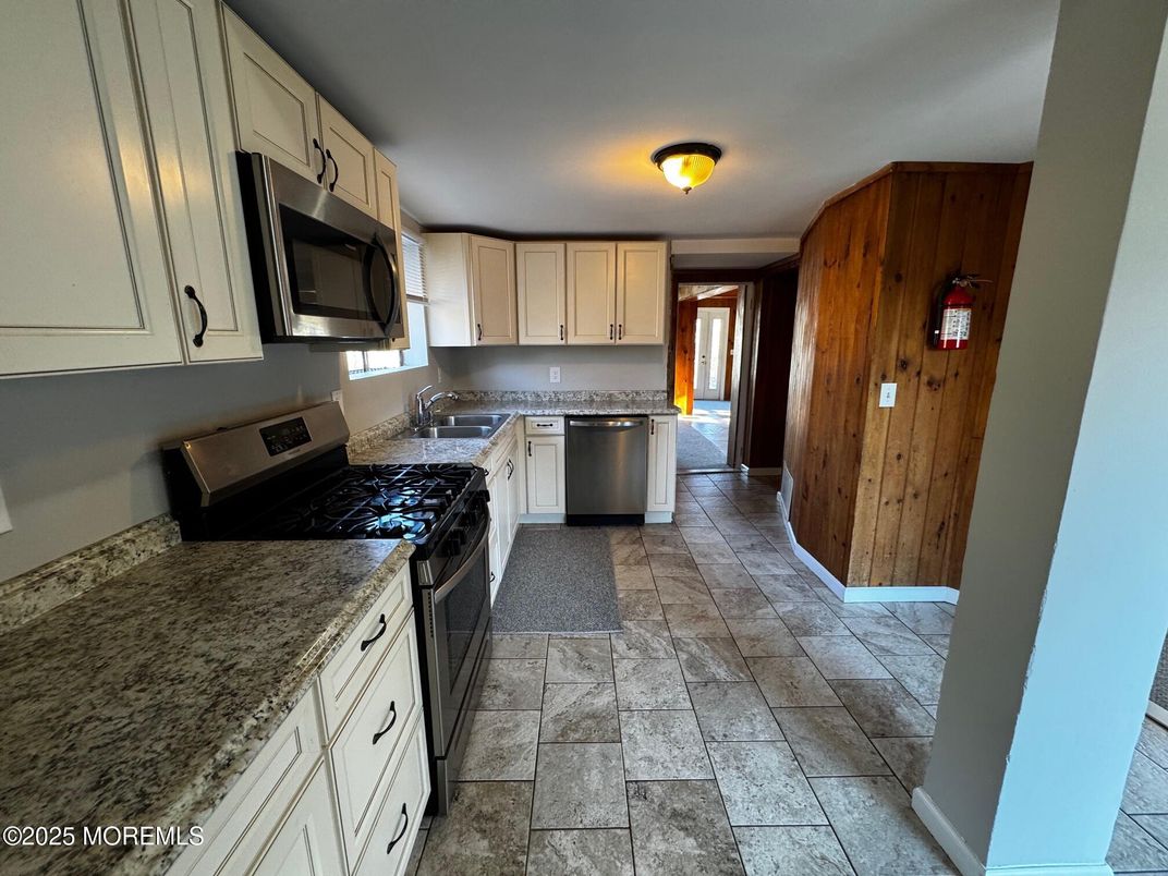 Interior, Kitchen, Stainless Steel Appliances