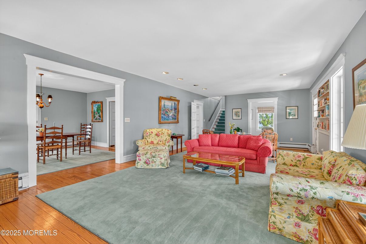 Chandelier, Dining room, Interior, Living room, Recessed Lighting, Wood Texture Flooring