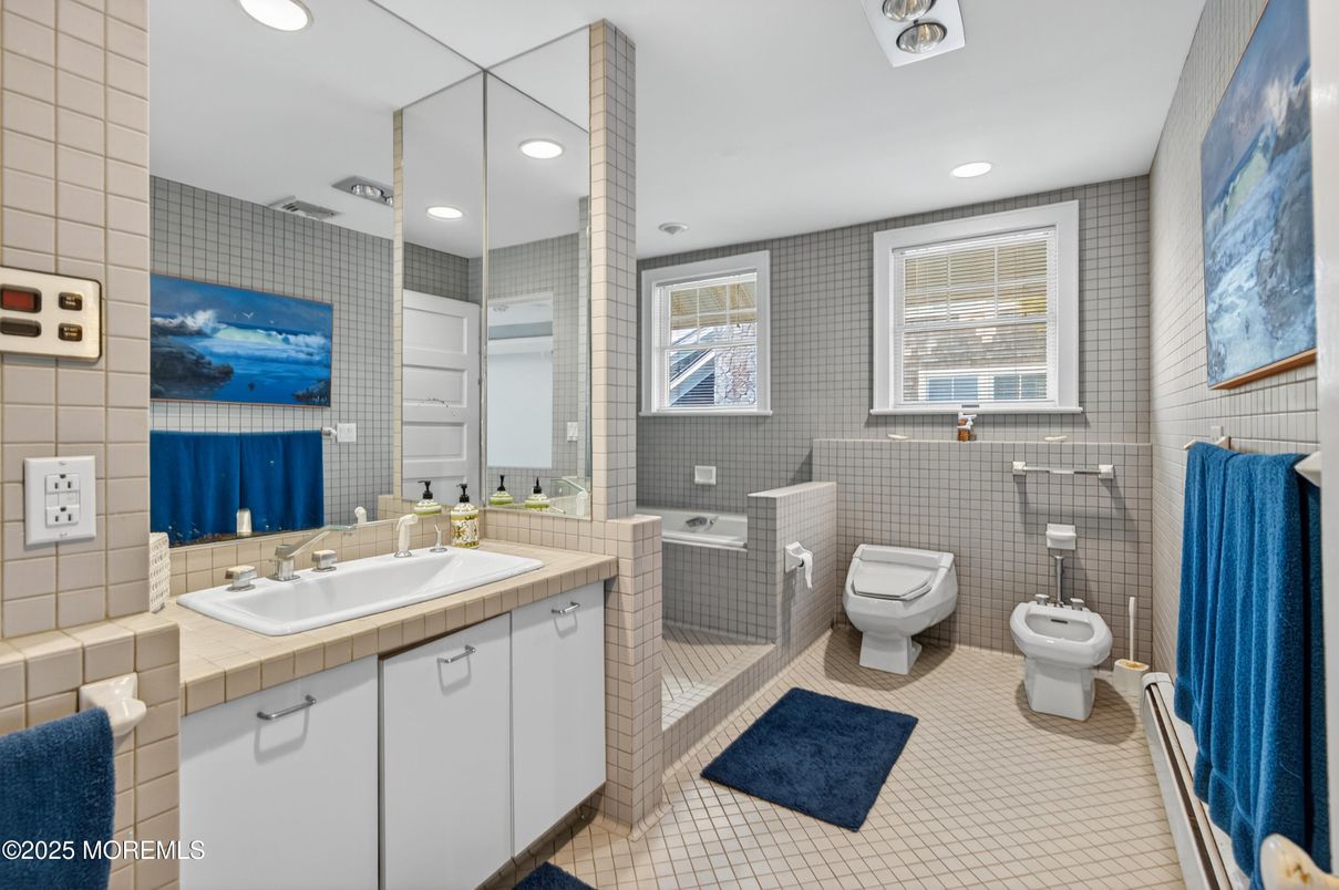 Bathroom, Interior, Recessed Lighting, Tile Countertops