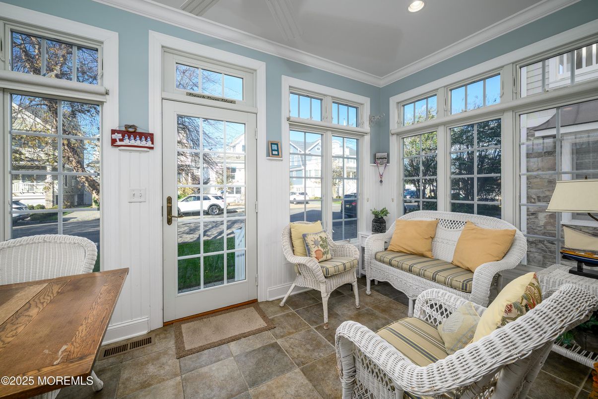 Interior, Living room, Recessed Lighting, Sun Room