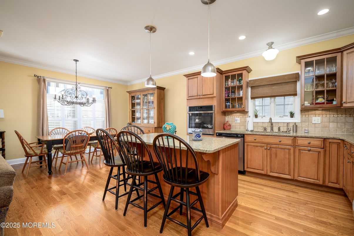 Chandelier, Dining room, Interior, Kitchen, Pendant Lights, Recessed Lighting, Wood Texture Flooring