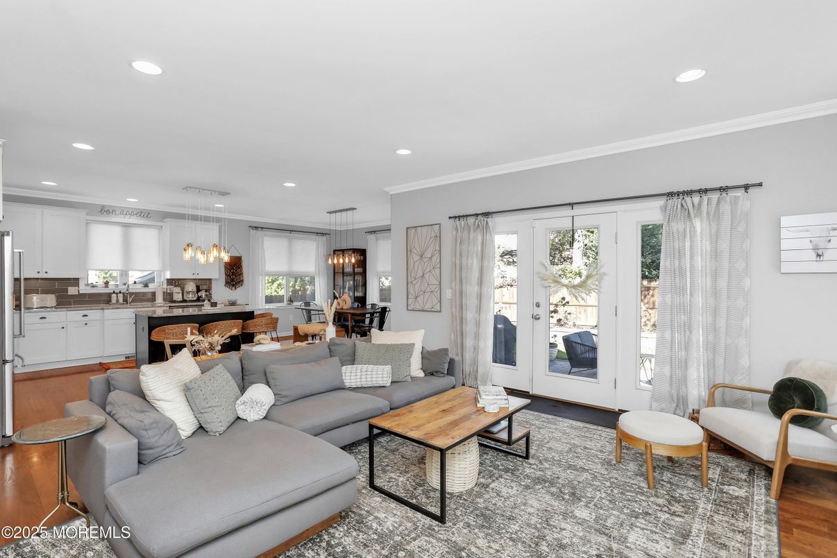 Dining room, Interior, Kitchen, Living room, Pendant Lights, Recessed Lighting, Wood Texture Flooring