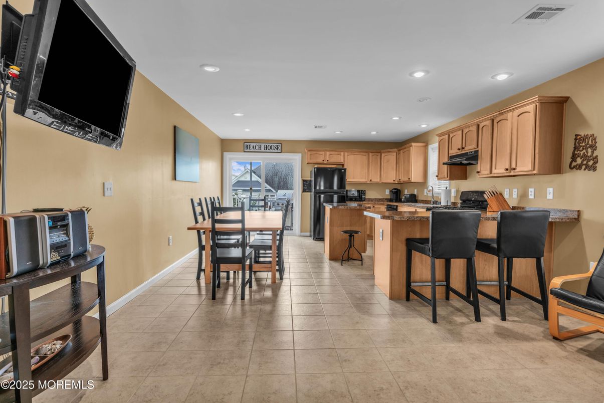 Dining room, Interior, Kitchen, Recessed Lighting