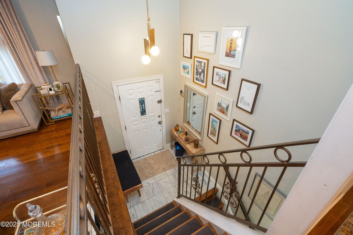 Interior, Pendant Lights, Wood Texture Flooring