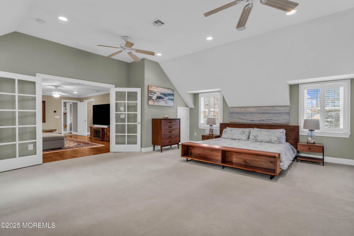 Bedroom, Interior, Recessed Lighting, Water