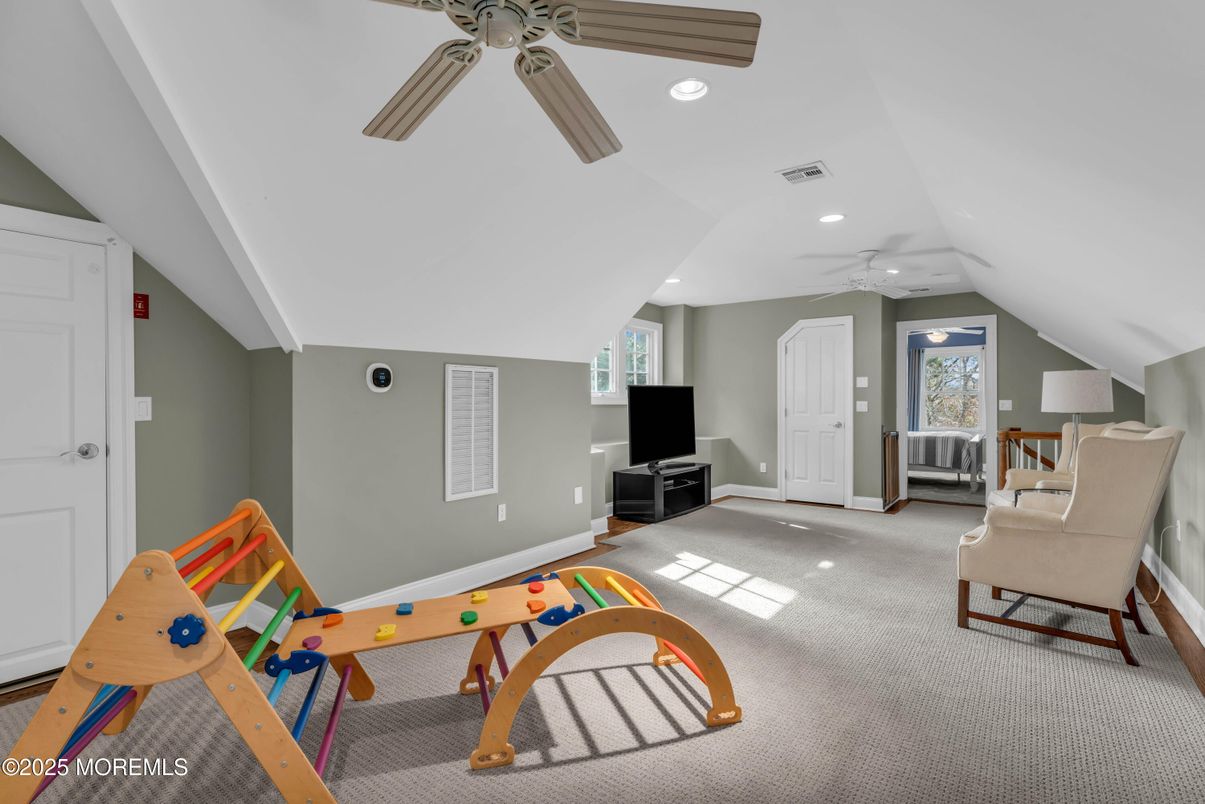 Game Room, Interior, Recessed Lighting