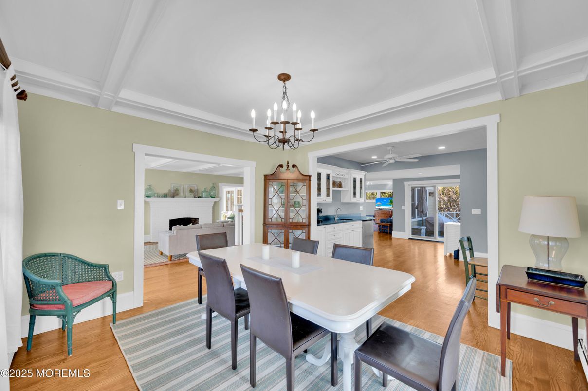 Chandelier, Dining room, Interior, Living room, Pendant Lights, Recessed Lighting, Wood Texture Flooring