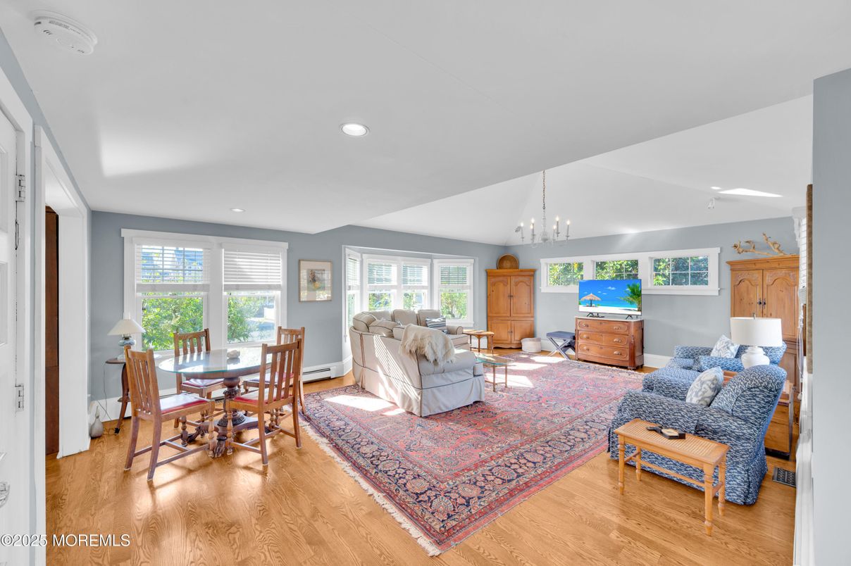 Dining room, Interior, Living room, Pendant Lights, Recessed Lighting, Wood Texture Flooring