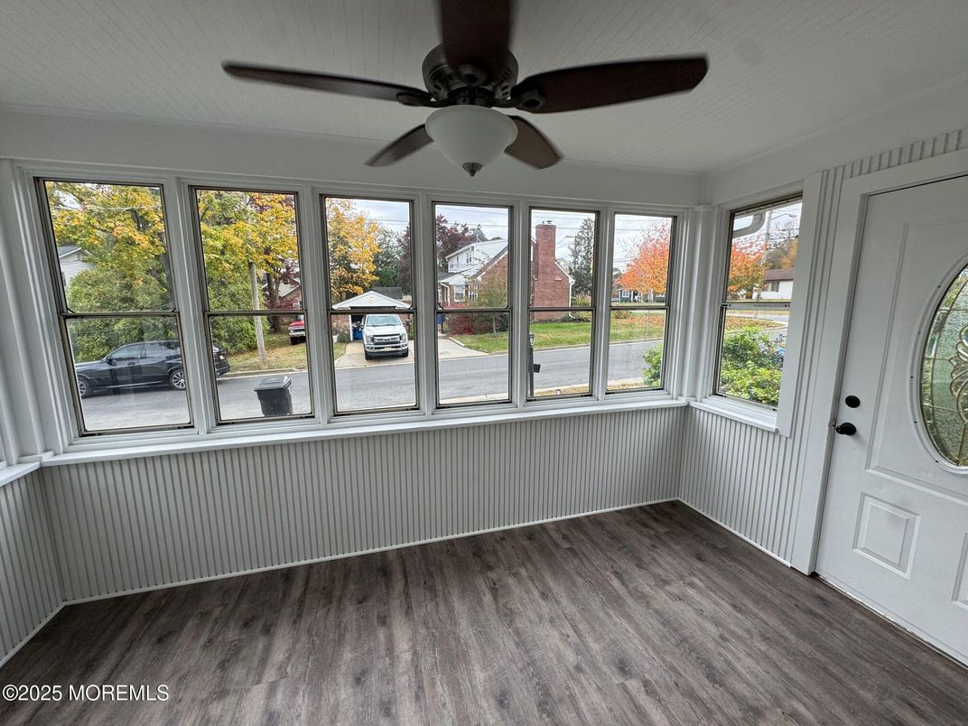 Interior, Sun Room, Water, Wood Texture Flooring