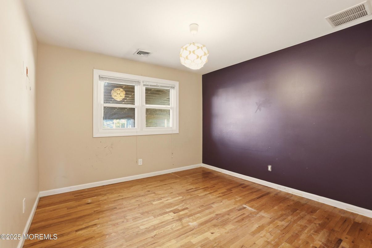 Empty room, Interior, Pendant Lights, Wood Texture Flooring