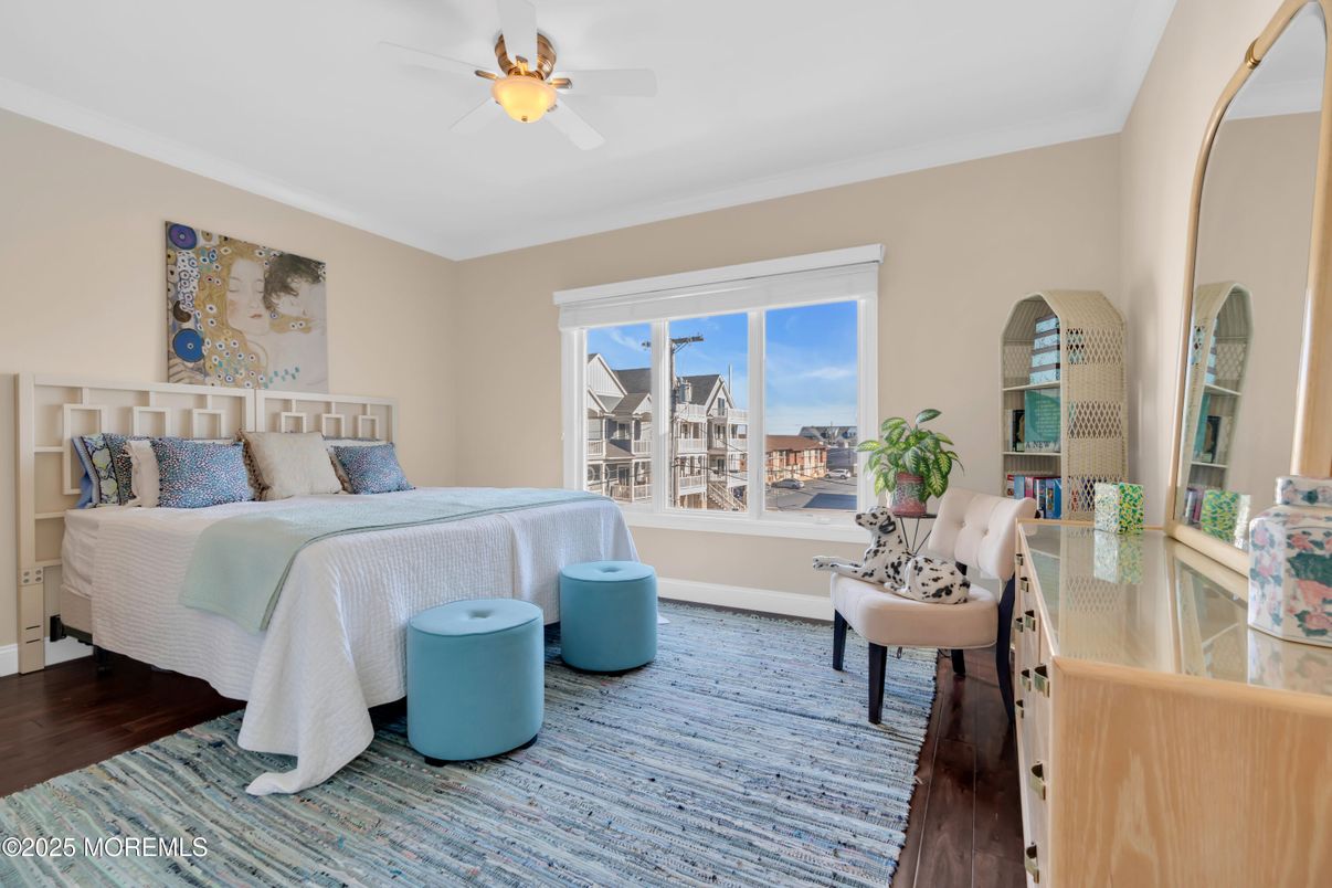 Bedroom, Interior, Water, Wood Texture Flooring
