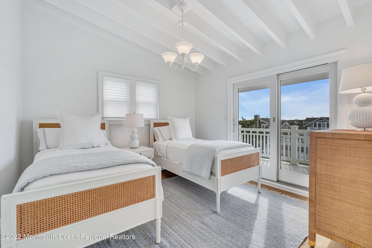 Bedroom, Interior, Pendant Lights, Wood Texture Flooring