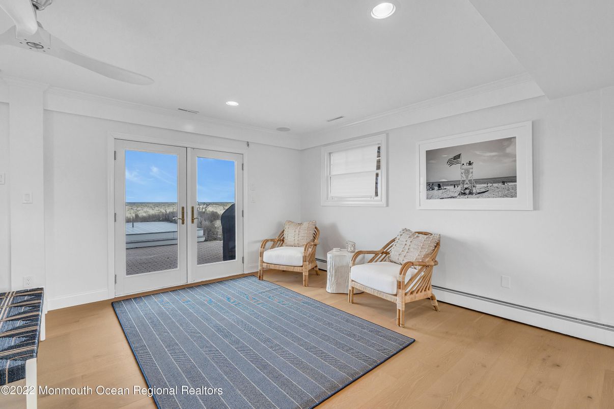 Interior, Recessed Lighting, Water, Wood Texture Flooring