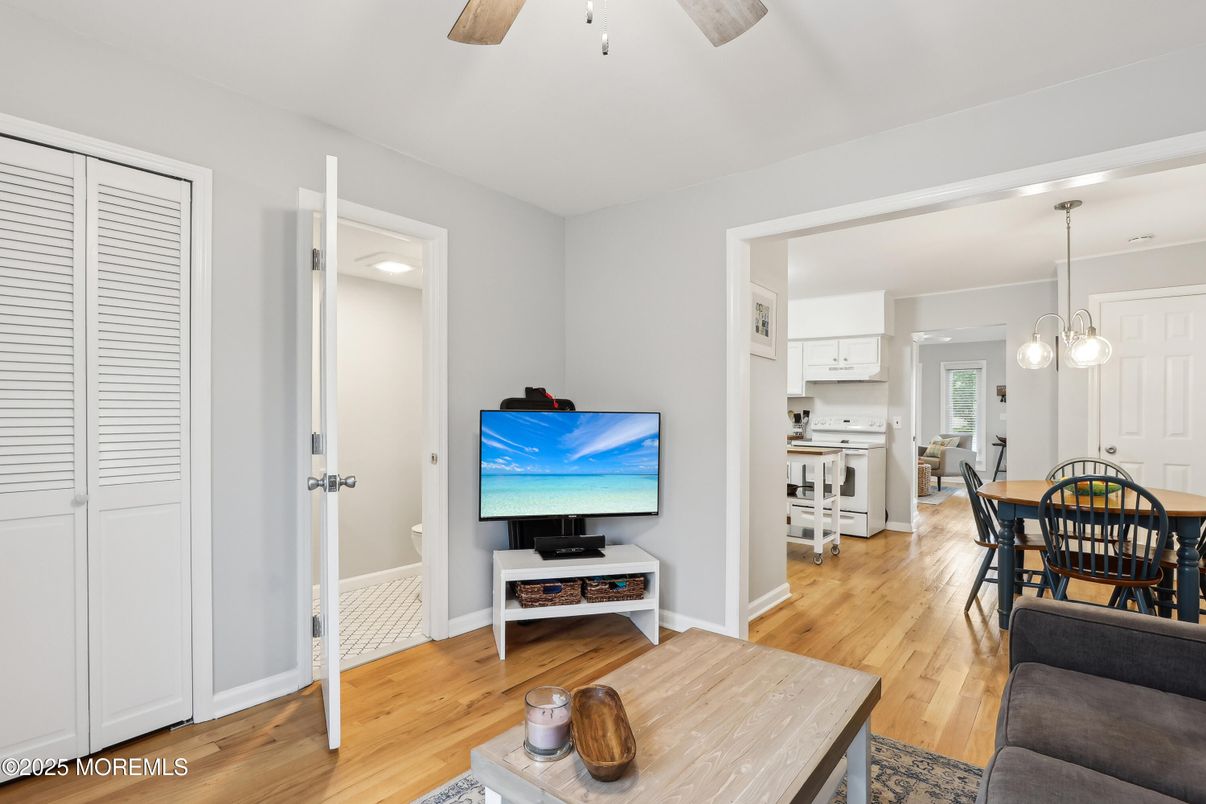 Dining room, Interior, Kitchen, Pendant Lights, Wood Texture Flooring