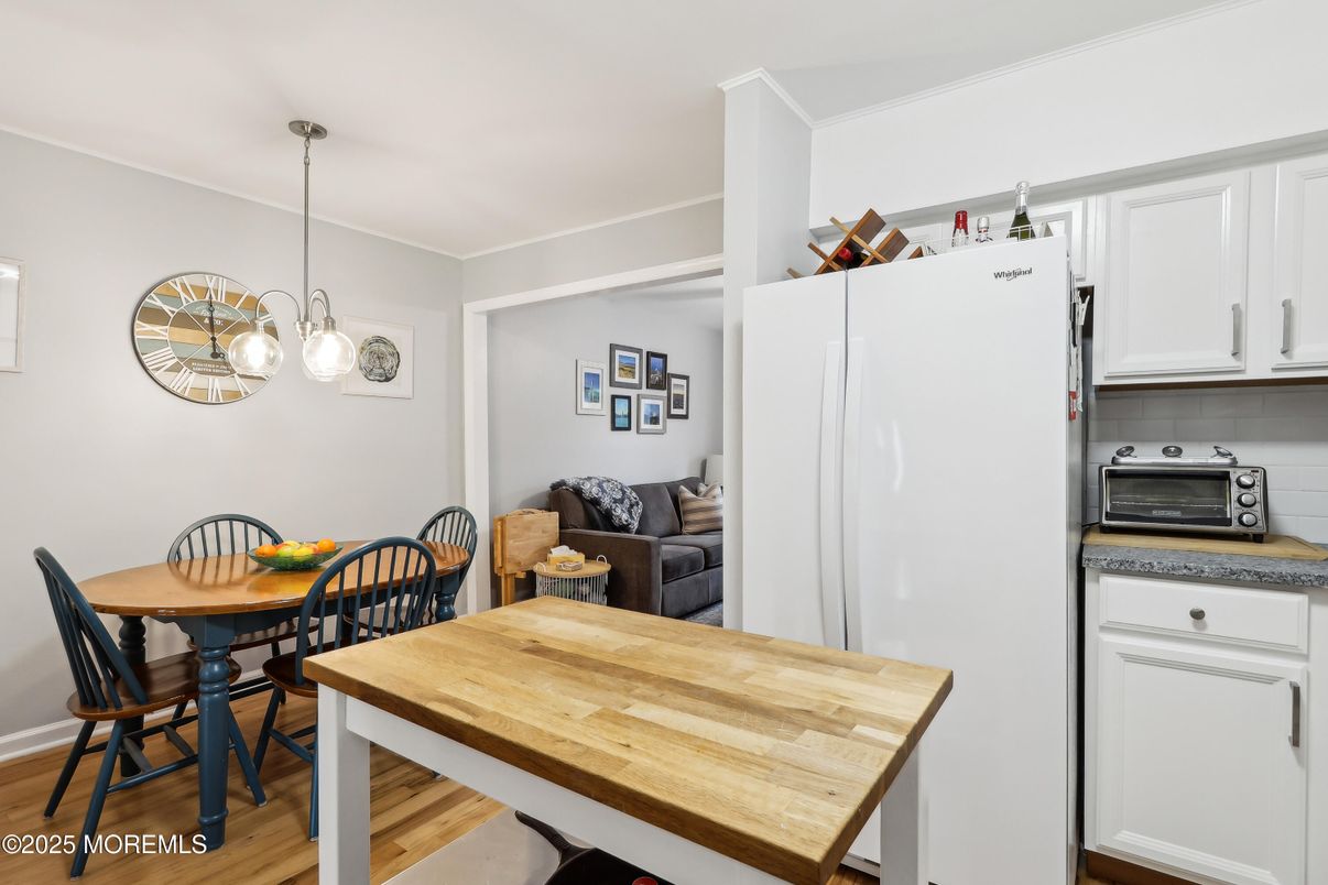 Dining room, Interior, Kitchen, Pendant Lights, Wood Texture Flooring