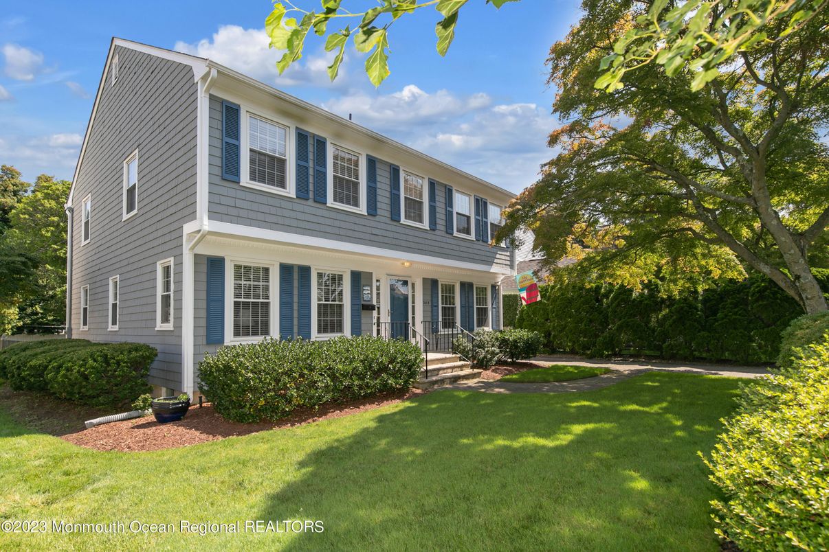 Exterior, Facade, Georgian