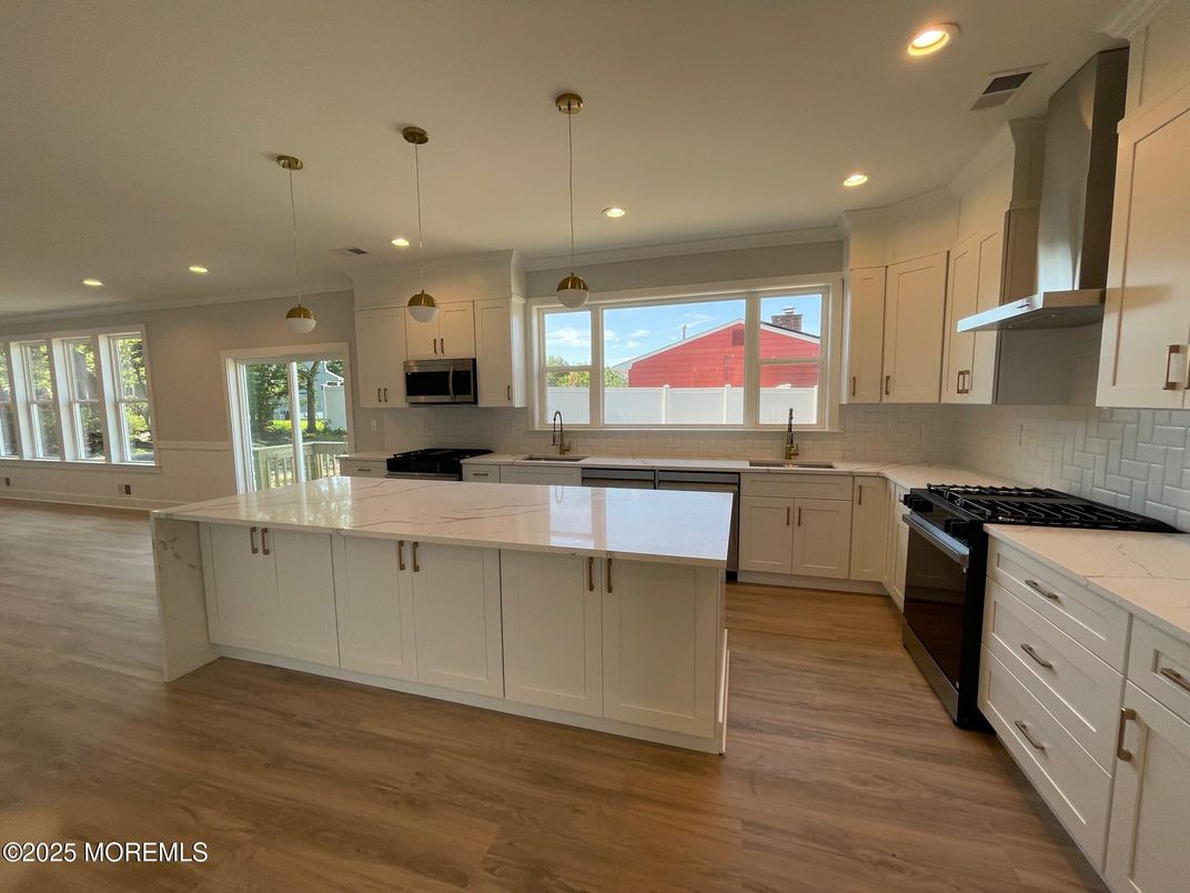 Interior, Kitchen, Pendant Lights, Recessed Lighting, Wood Texture Flooring